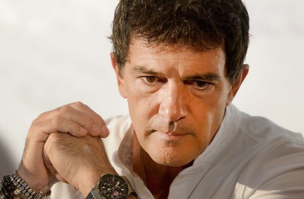 antonio-banderas-hospitalized-heart-crisis-clinic-switzerland-pp-