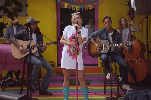 miley-cyrus-SCREENSHOT-bbc-1-radio-2017-billboard-1548[1]