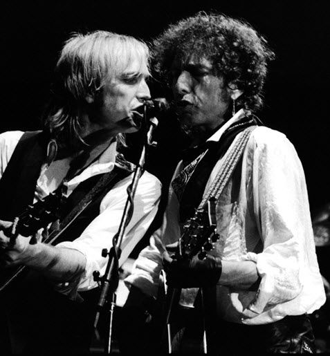 c42ca32b1822c7f85849bbbab9433627--tom-petty-bob-dylan[1]