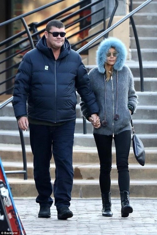 4777C40700000578-5201379-Vision_of_love_James_Packer_stepped_out_with_his_rumoured_girlfr-a-38_1513861578063[1]