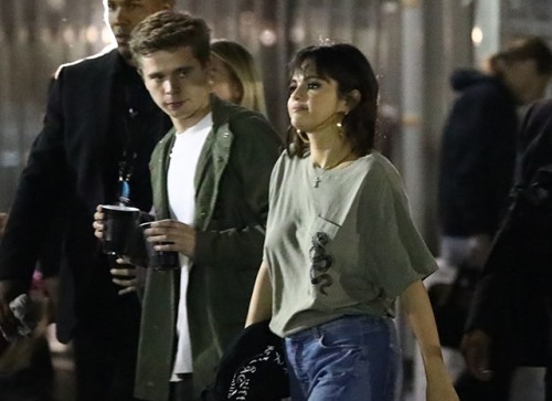 selena220518-za[1]