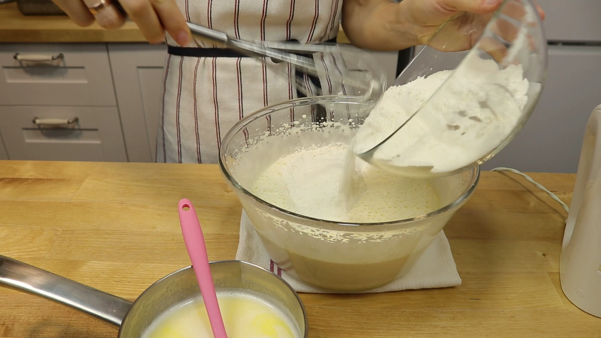 Готовлю знаменитый горячий молочный пирог (Hot Milk Cake)или пирог на горячем молоке, и пирог и бисквит